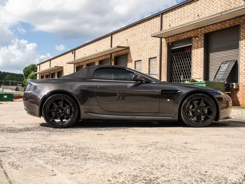 Used 2013 Aston Martin V8 Vantage Roadster RWD image 10