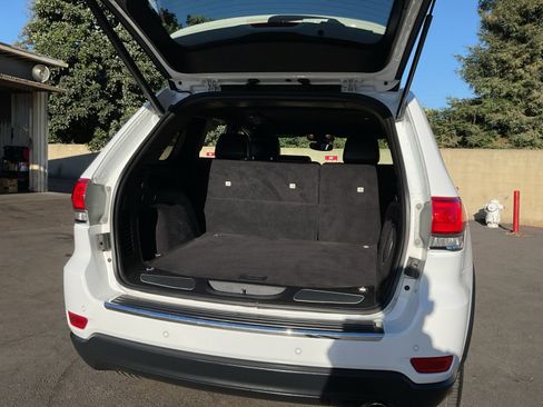 Used 2019 Jeep Grand Cherokee Limited w/ Luxury Group II image 27