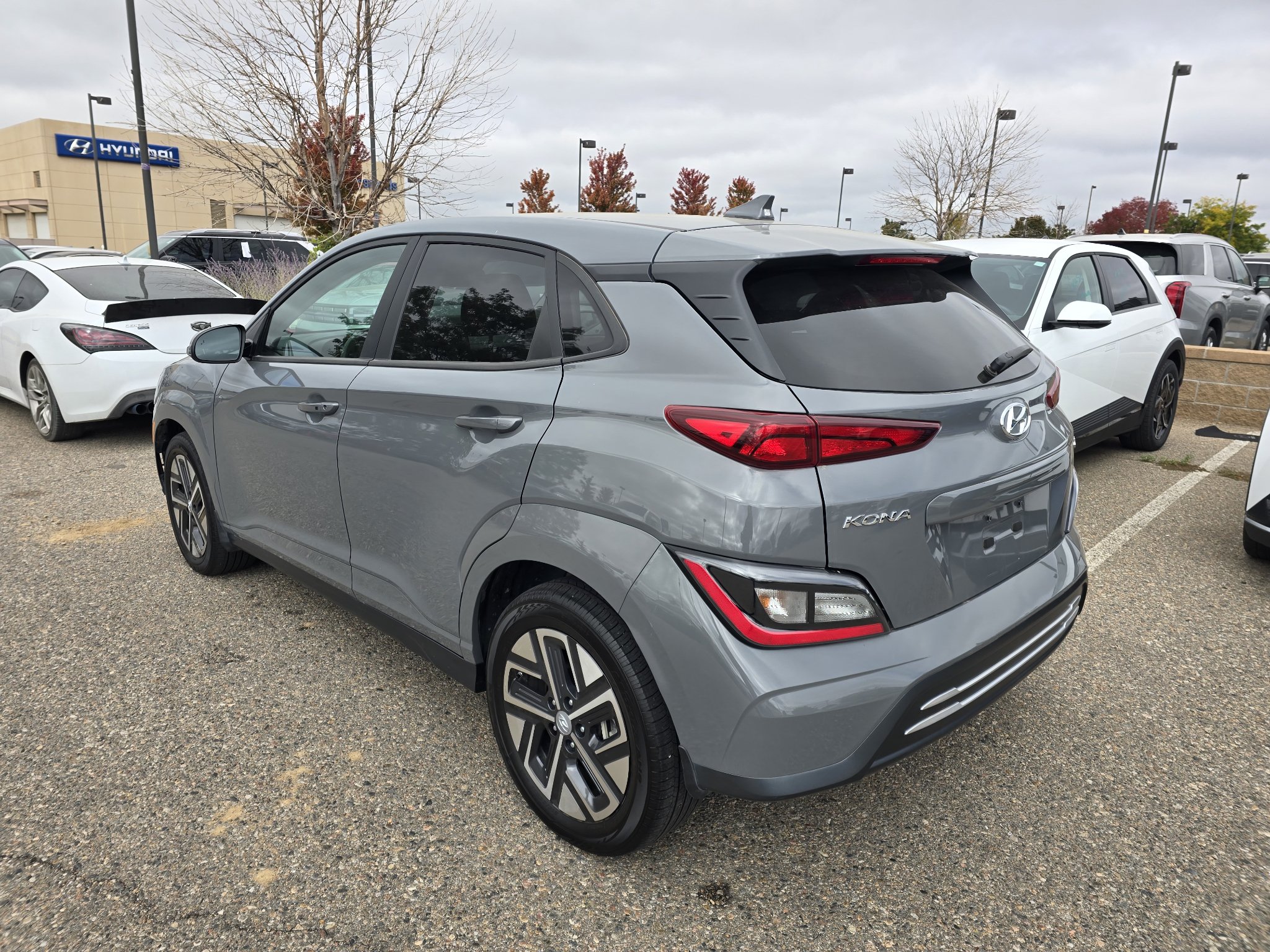 Used 2023 Hyundai Kona SE FWD image 3