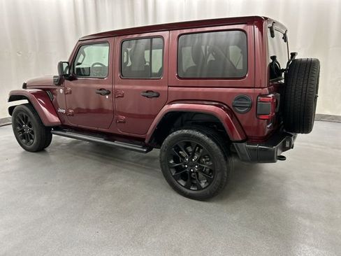 Used 2021 Jeep Wrangler Unlimited Sahara w/ Cold Weather Group AWD/4WD image 3
