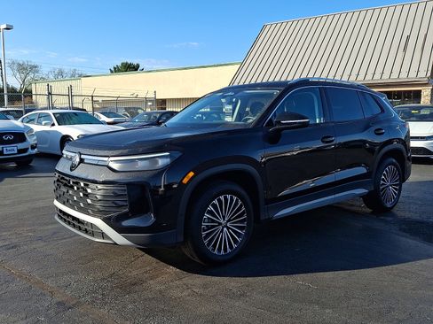 Certified 2025 Volkswagen Tiguan S AWD/4WD image 3