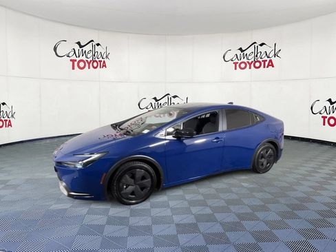 Used 2025 Toyota Prius Plug-In Hybrid FWD image 7
