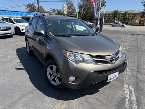 Used 2015 Toyota RAV4 XLE FWD image 1