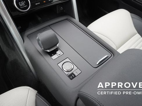 Used 2025 Land Rover Discovery S AWD/4WD image 14