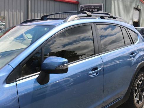 Used 2017 Subaru Crosstrek 2.0i Limited AWD/4WD image 3