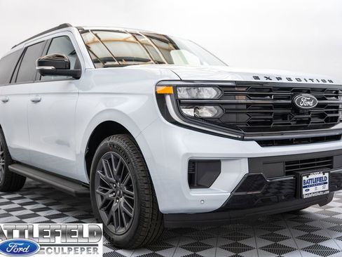 New 2026 Ford Expedition Platinum AWD/4WD image 1