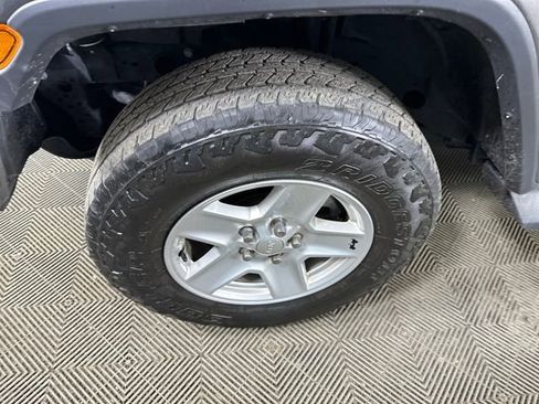 Used 2020 Jeep Gladiator Sport w/ Quick Order Package 24S image 9