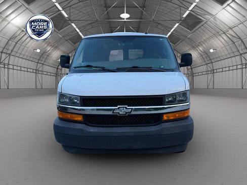 Used 2018 Chevrolet Express 2500 Extended RWD image 1