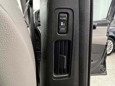 Used 2019 Honda Odyssey Elite image 40