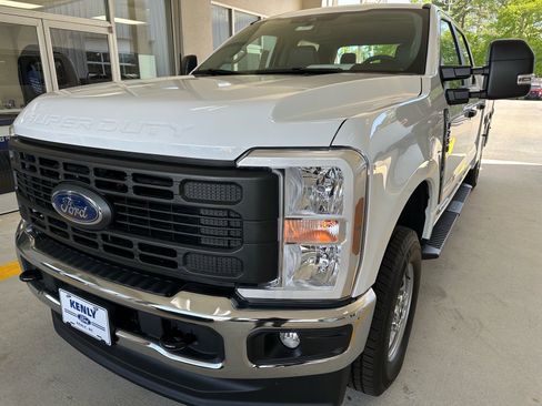 New 2026 Ford F250 XL w/ XL Chrome Package AWD/4WD image 1