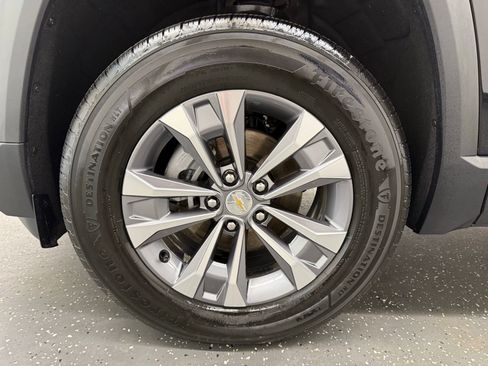 Used 2026 Chevrolet Equinox LT FWD image 18