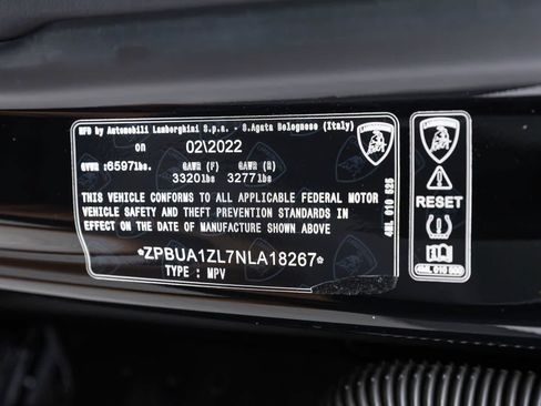Used 2022 Lamborghini Urus AWD/4WD image 20
