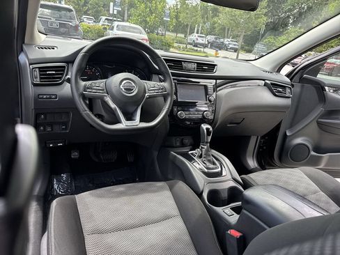 Used 2018 Nissan Rogue Sport SV w/ SV Technology Package AWD/4WD image 35
