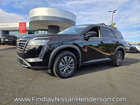 Used 2026 Nissan Pathfinder SV FWD image 2