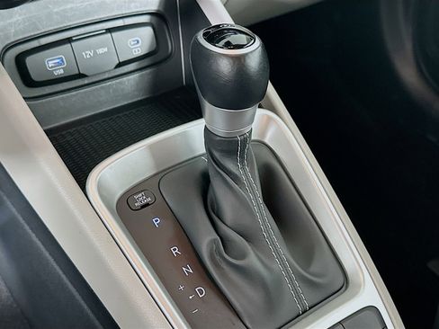 Used 2024 Hyundai Venue SEL image 24