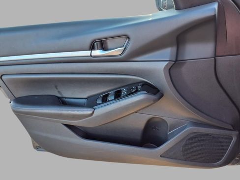 Used 2024 Nissan Altima 2.5 SR image 15