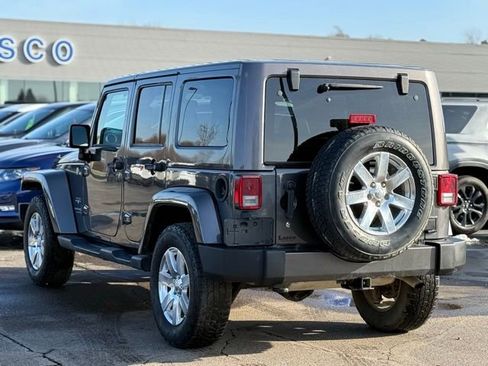 Used 2018 Jeep Wrangler Unlimited Sahara w/ Connectivity Group image 38