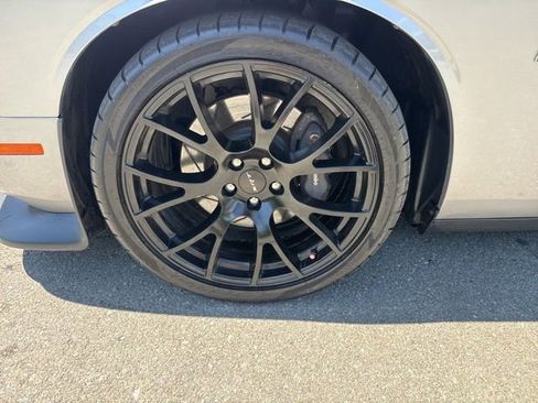 Used 2017 Dodge Challenger R/T Scat Pack RWD image 12