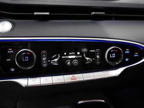 Used 2022 Genesis GV70 2.5T w/ Sport Prestige Package AWD/4WD image 28