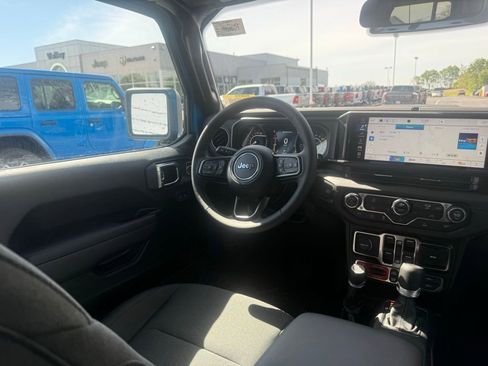 New 2026 Jeep Gladiator Rubicon w/ Whitecap Package AWD/4WD image 53