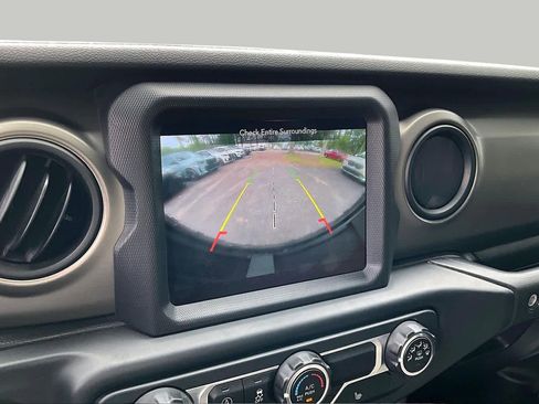 Used 2018 Jeep Wrangler Unlimited Sport S AWD/4WD image 26