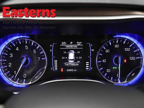 Used 2023 Chrysler Voyager LX FWD image 18