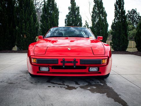 Used 1987 Porsche 944 Coupe image 3