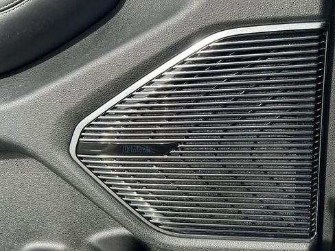 Used 2021 Jeep Grand Cherokee L Overland w/ Luxury Tech Group IV image 26