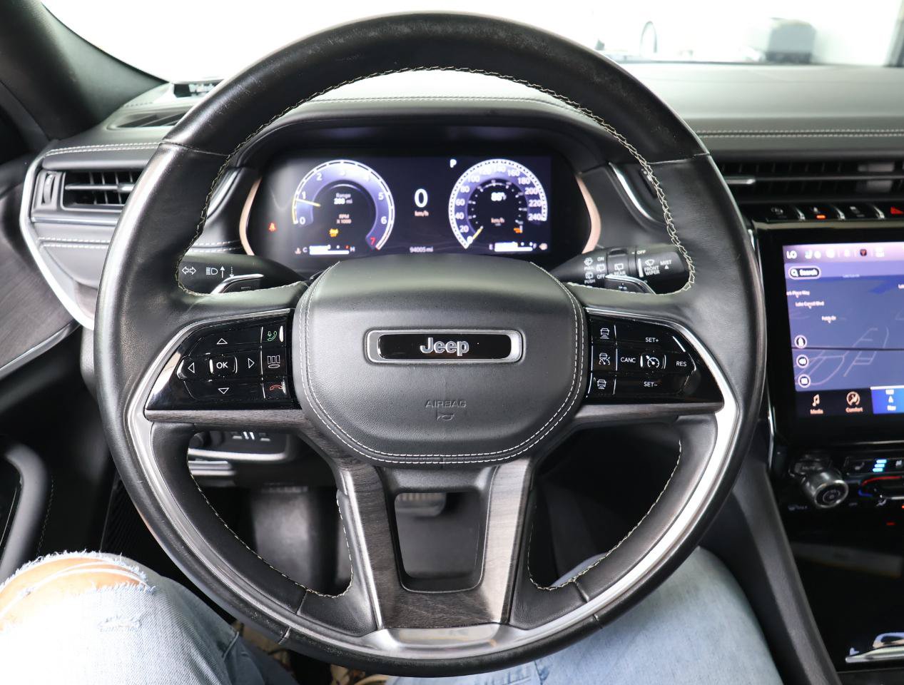 Used 2022 Jeep Grand Cherokee L Overland w/ Luxury Tech Group IV AWD/4WD image 26