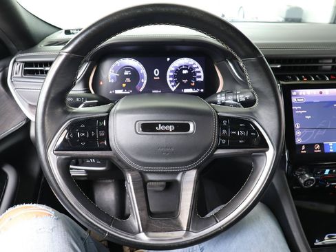 Used 2022 Jeep Grand Cherokee L Overland w/ Luxury Tech Group IV AWD/4WD image 26