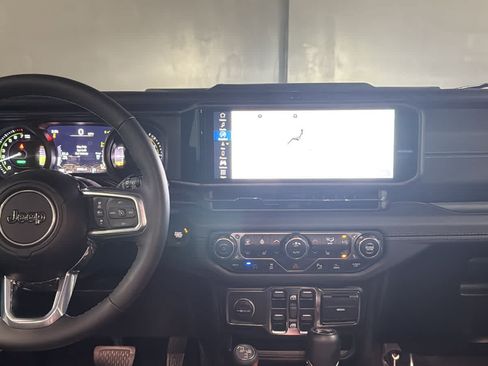Used 2024 Jeep Wrangler High Altitude AWD/4WD image 27