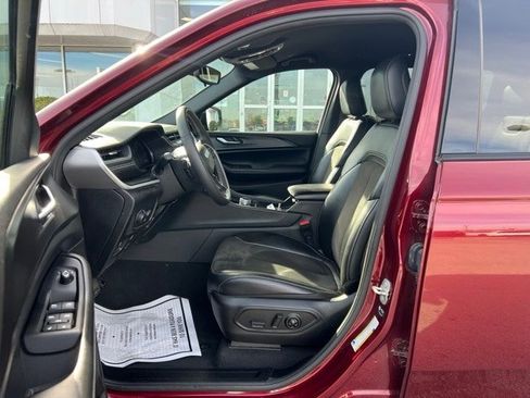 Certified 2023 Jeep Grand Cherokee L Laredo image 9