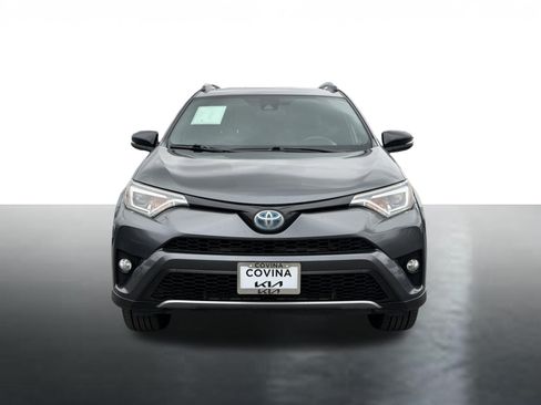 Used 2018 Toyota RAV4 SE AWD/4WD image 3