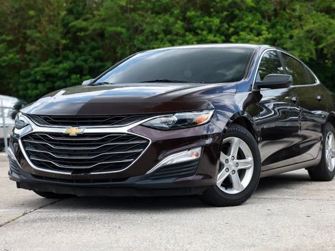 Used 2021 Chevrolet Malibu LS FWD image 1