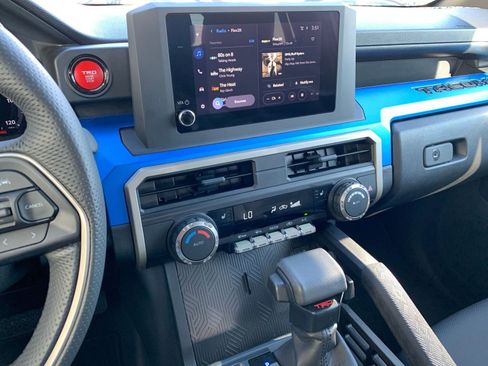 Used 2025 Toyota Tacoma TRD Off-Road image 18