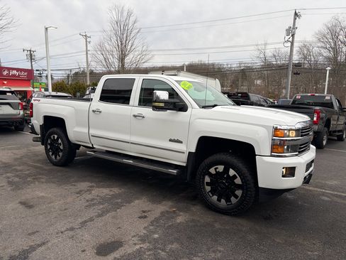 Used 2015 Chevrolet Silverado 2500 High Country image 5