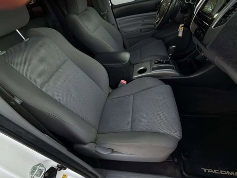 Used 2015 Toyota Tacoma PreRunner image 26