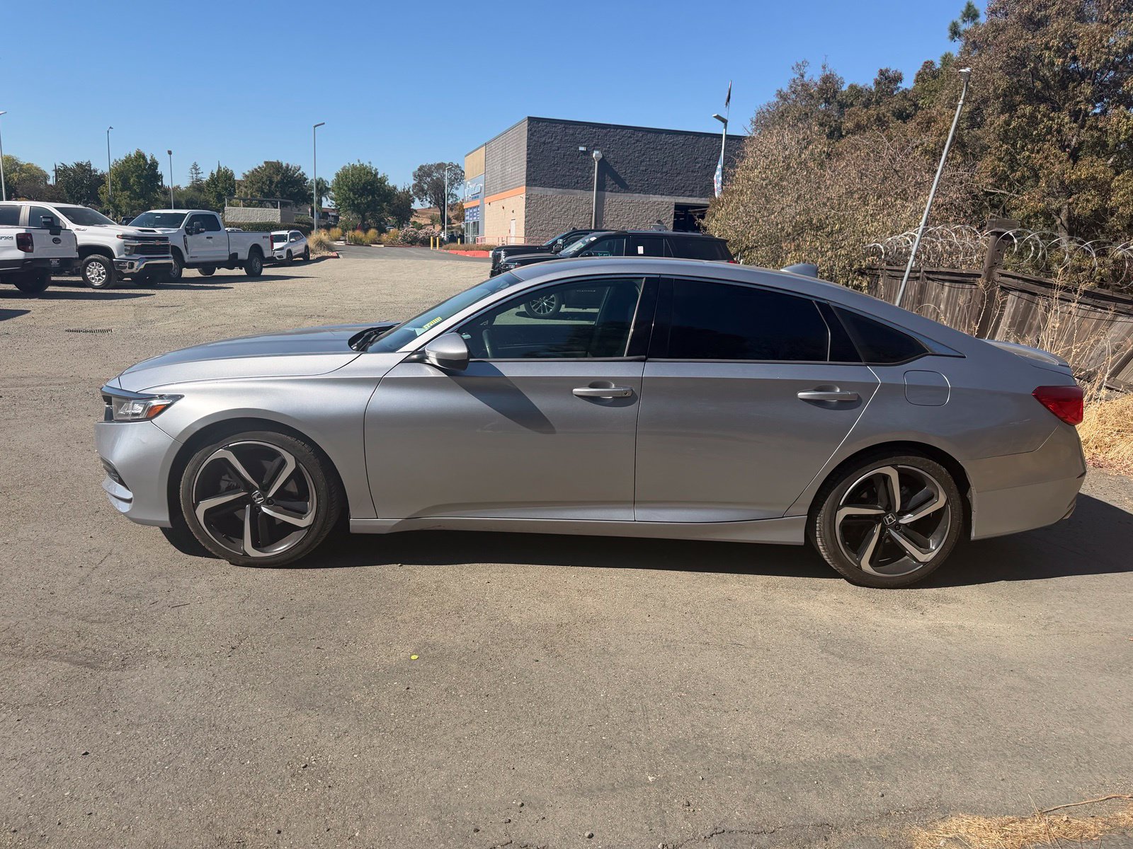 Used 2018 Honda Accord Sport image 2