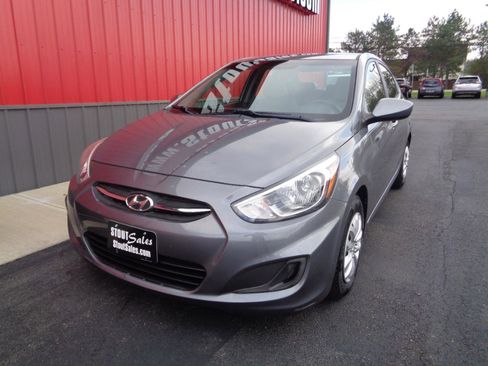Used 2017 Hyundai Accent SE image 1