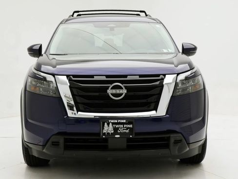 Used 2023 Nissan Pathfinder SV AWD/4WD image 4