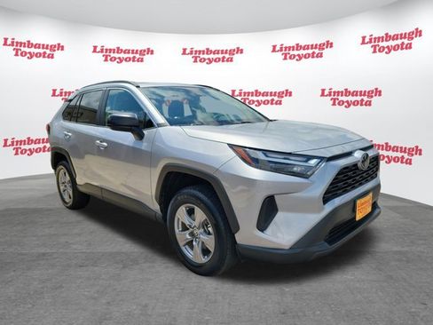 Used 2025 Toyota RAV4 LE AWD/4WD image 16