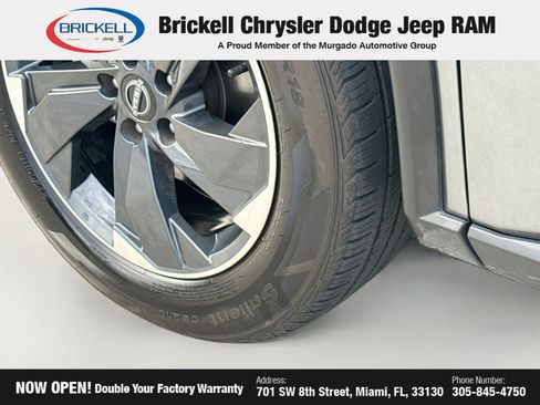 Used 2024 Nissan Rogue SV FWD image 42