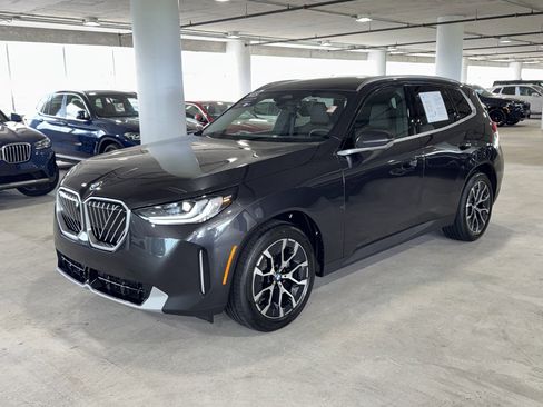 Used 2025 BMW X3 xDrive30i w/ Premium Package image 4