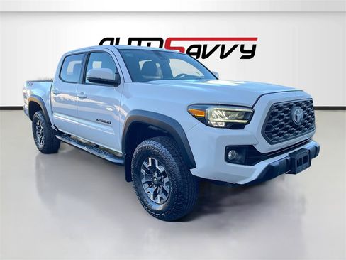 Used 2023 Toyota Tacoma TRD Off-Road image 2
