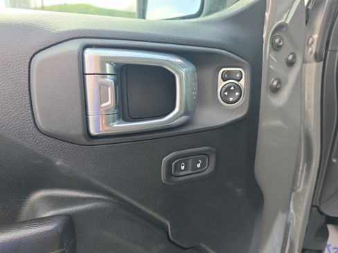 Used 2021 Jeep Wrangler Unlimited Sport AWD/4WD image 19