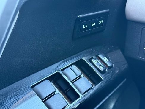 Used 2018 Toyota RAV4 Limited w/ Advanced Technology Package AWD/4WD image 25
