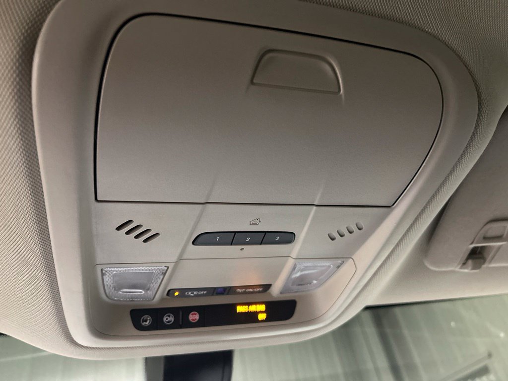 Used 2018 Buick Enclave Essence FWD image 31