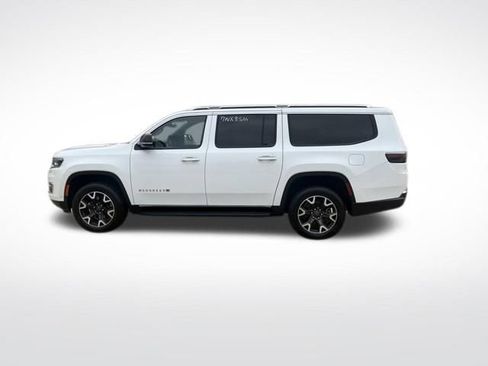 Used 2024 Jeep Wagoneer L Series III w/ Flexible Seating Group AWD/4WD image 6