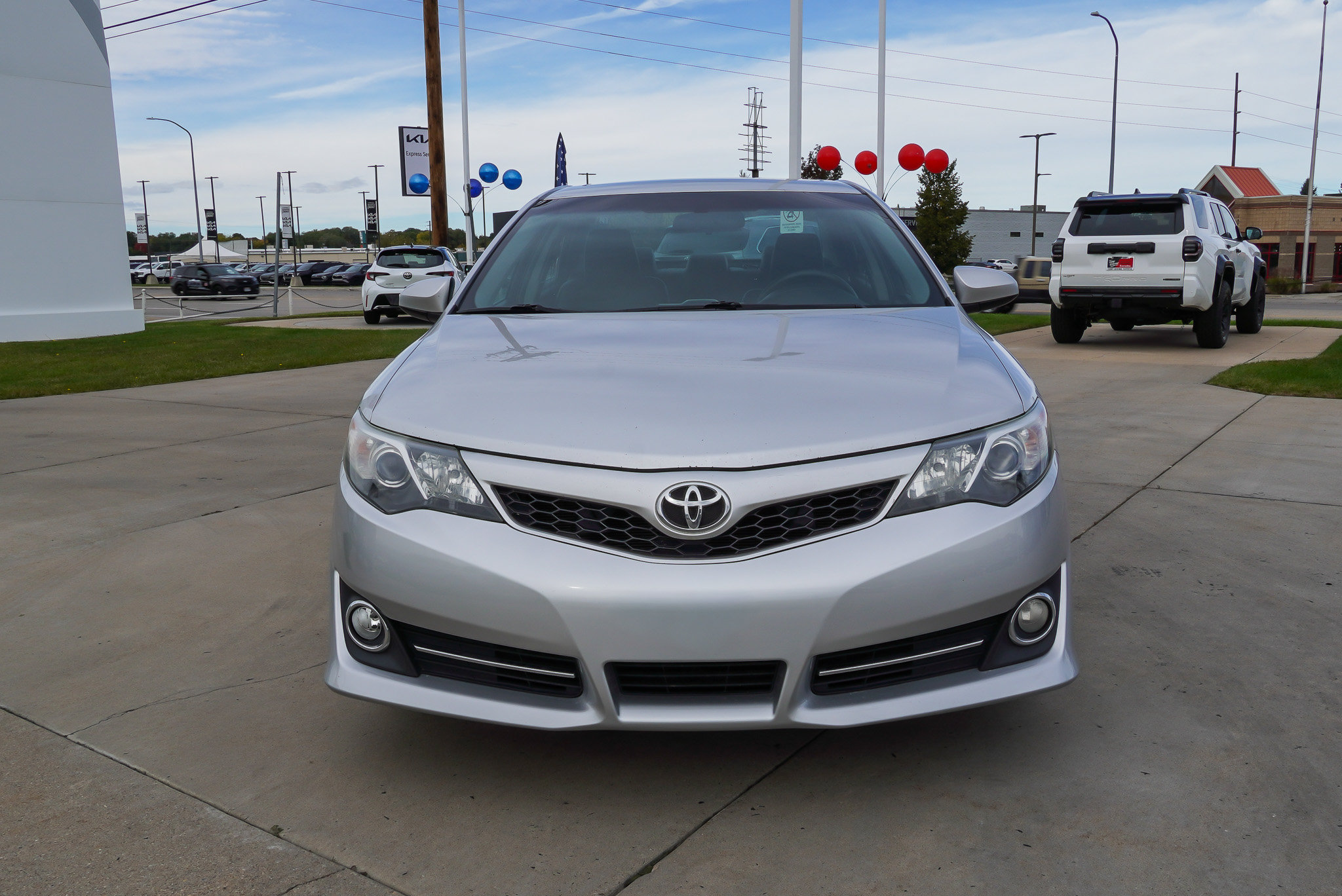 Used 2013 Toyota Camry SE FWD image 3