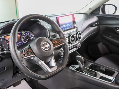 Used 2025 Nissan Sentra SV FWD image 22